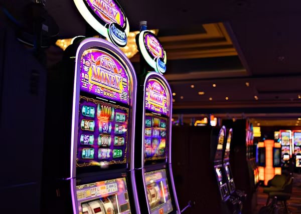 Layar permainan Buffalo King di sedayu slot menampilkan gulungan simbol dengan tema satwa liar